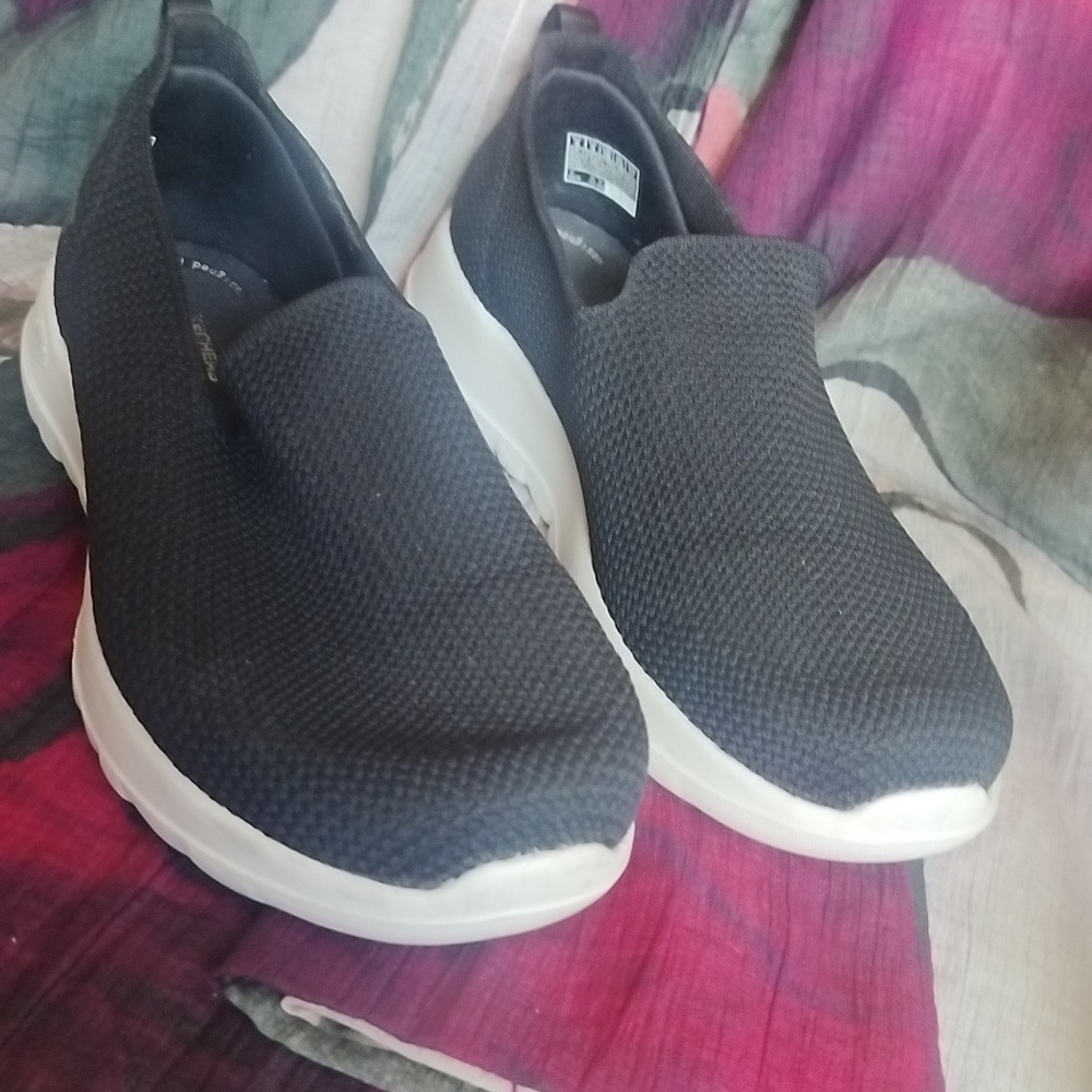 Skechers Air-cooled Goga Mat Black Slip-ons Size 8 - Picture 3 of 5